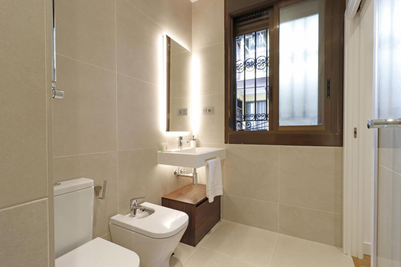 Reina Sofia Boutique II Apartment Madrid Bagian luar foto