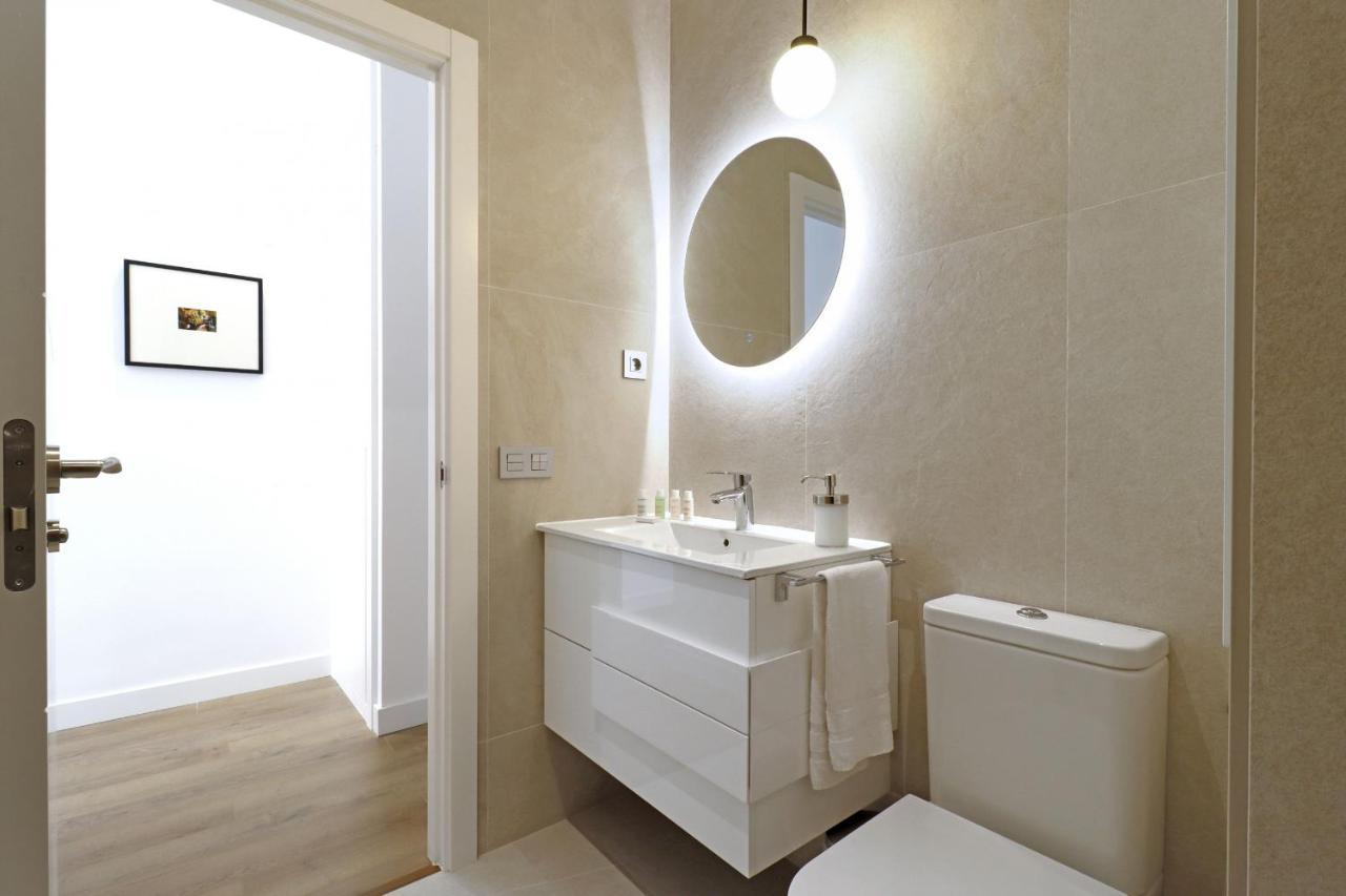 Reina Sofia Boutique II Apartment Madrid Bagian luar foto