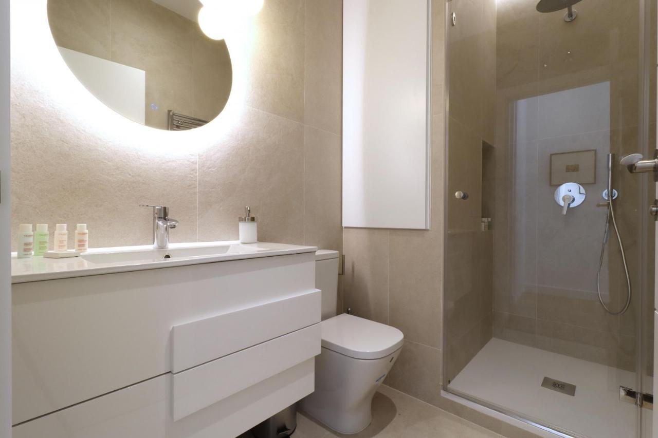 Reina Sofia Boutique II Apartment Madrid Bagian luar foto