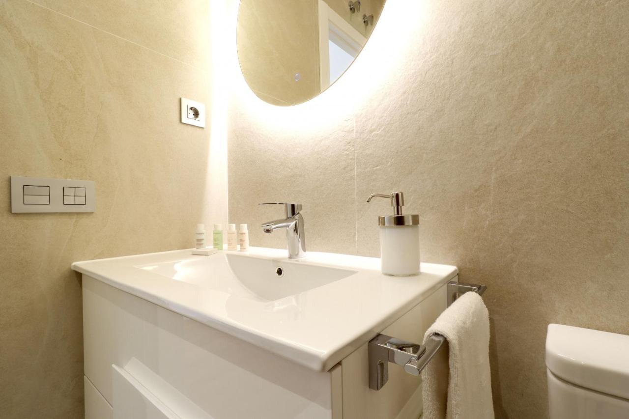 Reina Sofia Boutique II Apartment Madrid Bagian luar foto