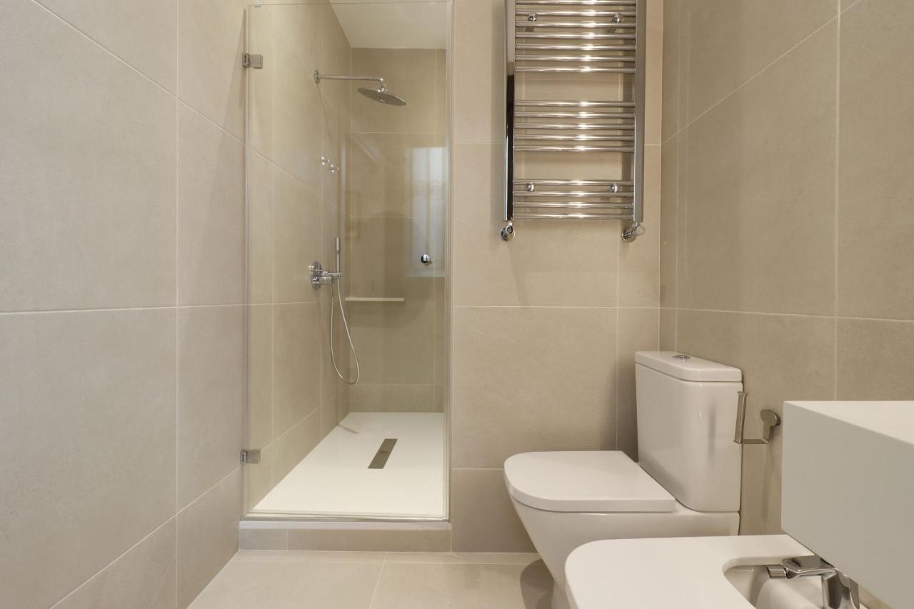 Reina Sofia Boutique II Apartment Madrid Bagian luar foto